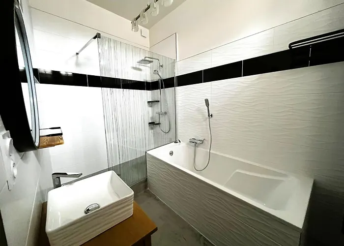 Maison 6 Proche Avec Wifi Et Salle De Jeux - Fr-1-197-447 *